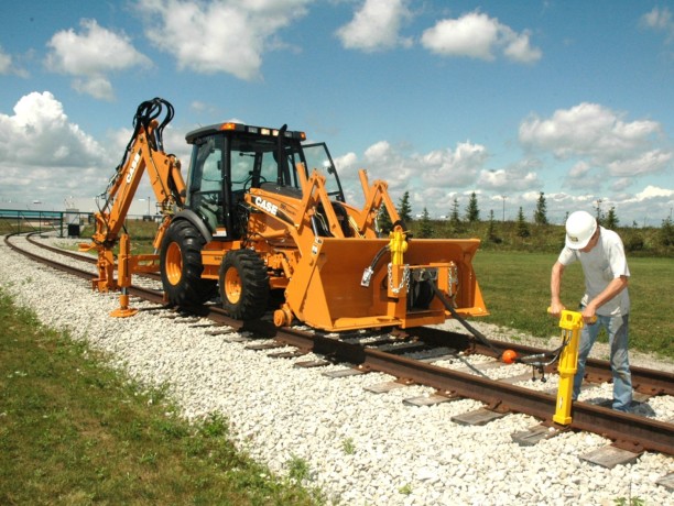 caterpillar-hi-rail-mitchell-railgear-big-0