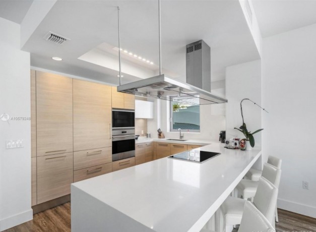 17111-biscayne-boulevard-unit-401-aventura-fl-33160-big-3