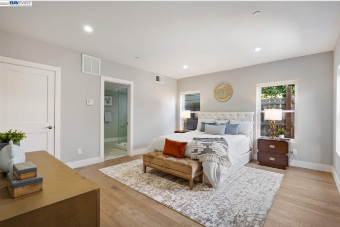 for-sale-by-agent-1014-pine-street-oakland-ca-94607-big-1