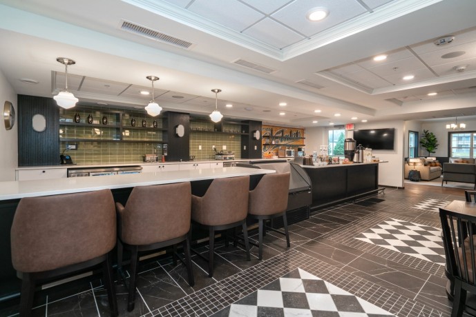 independent-senior-living-apartments-in-madison-heights-big-1
