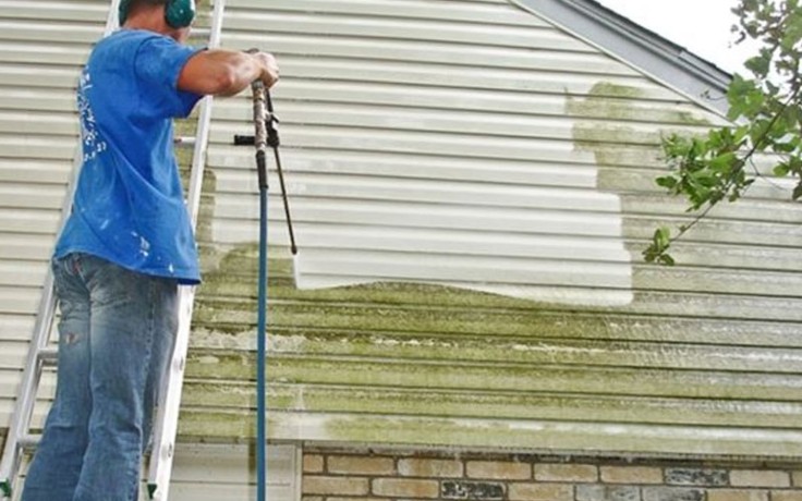 professional-house-pressure-washing-services-in-league-city-big-0