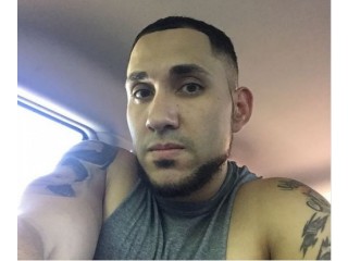 I'm a single man with one kid and I'm here looking for a serious relationship