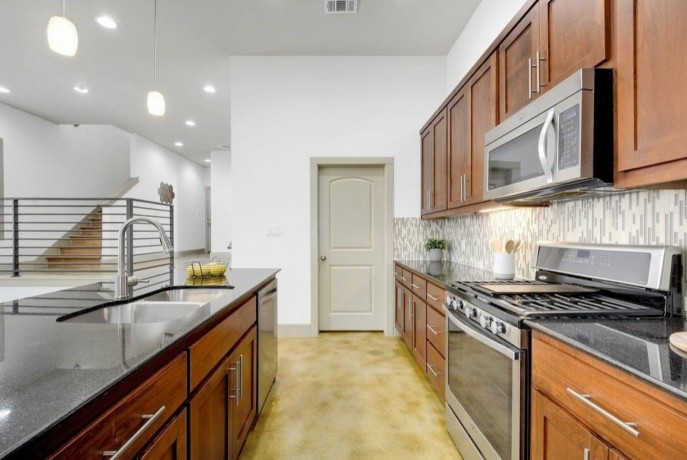for-sale-by-agent-2712-east-12th-street-austin-tx-78702-big-3