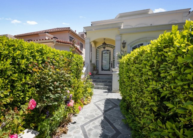 442-south-almont-drive-beverly-hills-ca-90211-big-1