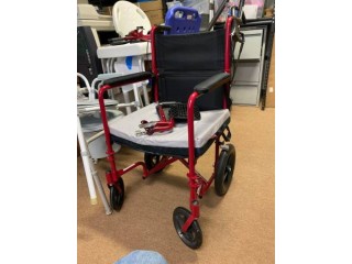 Medical Equipment for Seniors – Rollators, Wheelchairs, Shower Chairs, and More