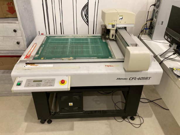 mimaki-cfl-605rt-compact-flatbed-cutting-plotter-big-0