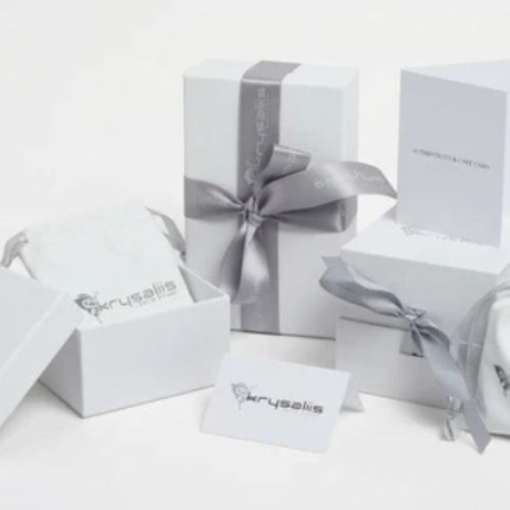 decorate-your-tree-with-silver-christmas-ornaments-for-lasting-elegance-big-0